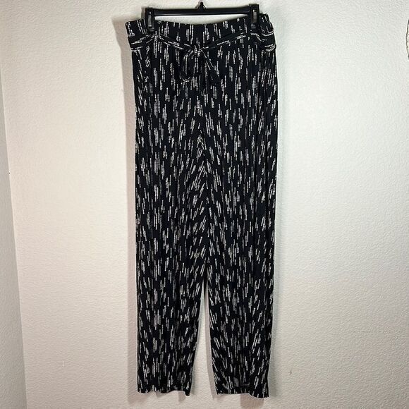 Torrid Black White Pull On Mid Rise Studio Knit‎ Tie-Front Pants Women's Size 1 - Picture 1 of 6